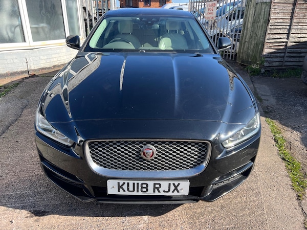 Used Jaguar XE 2018 for sale - 75095797: Photo 4