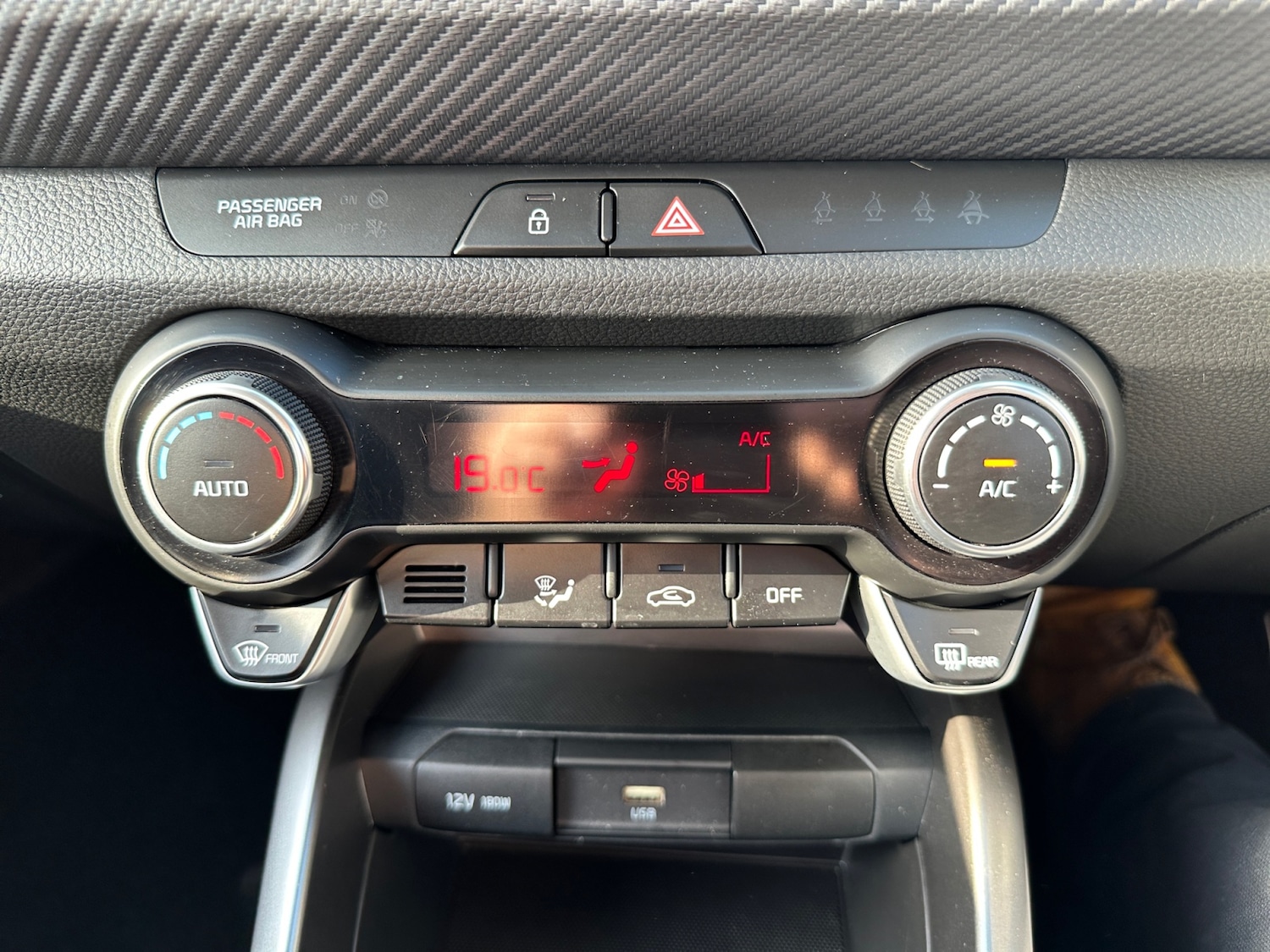 Used Kia Stonic 2025 for sale - 76533874: Photo 25