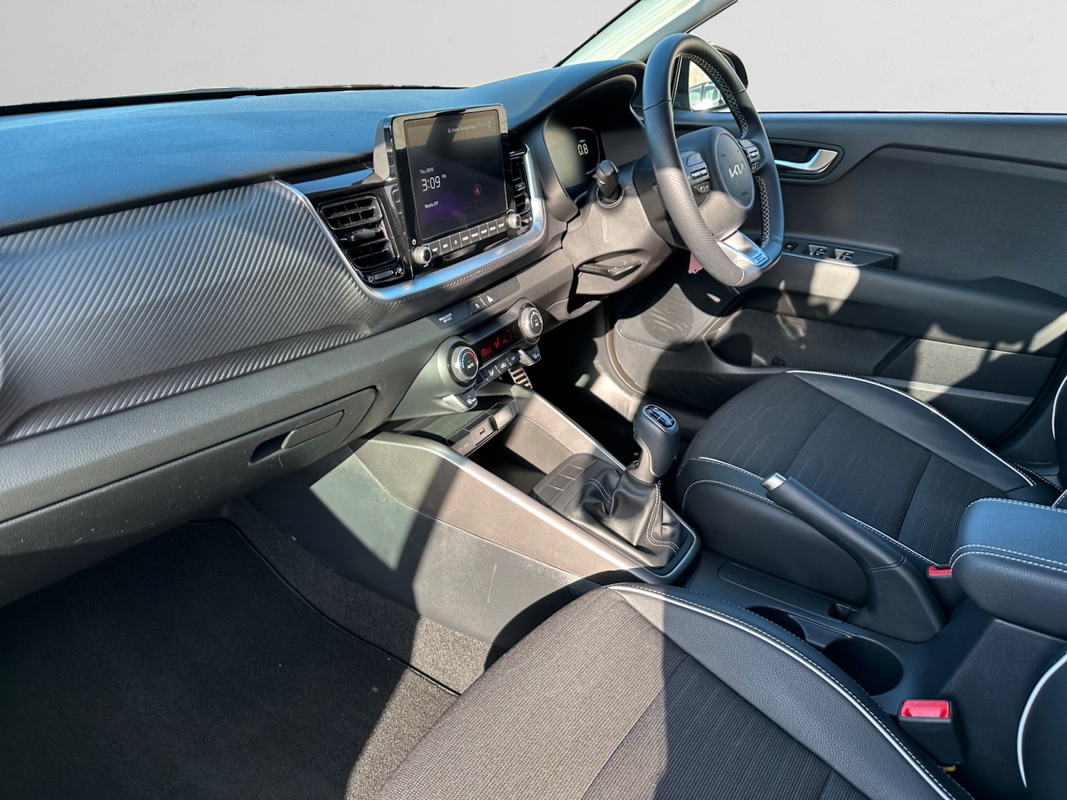 Used Kia Stonic 2025 for sale - 76533874: Photo 6