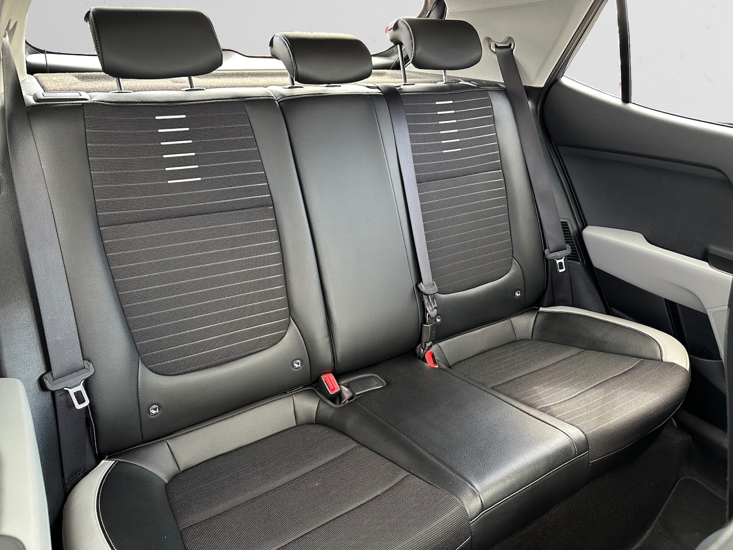 Used Kia Stonic 2022 for sale - 78108511: Photo 11