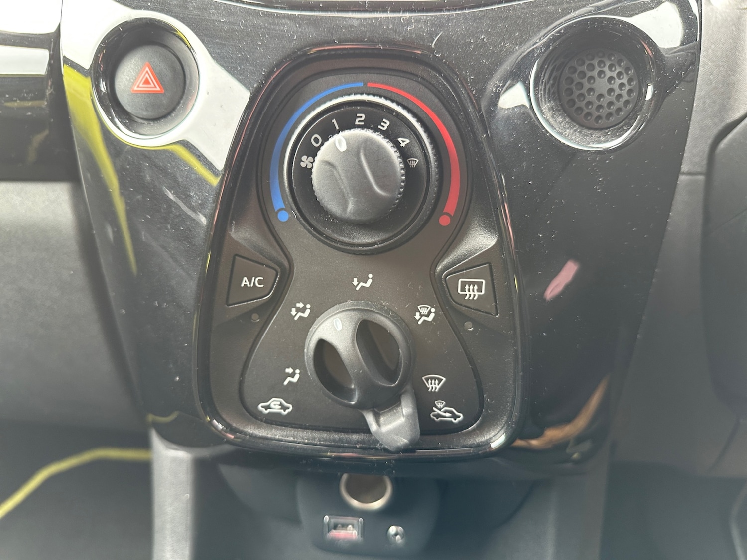 Used Toyota AYGO 2017 for sale - 78206757: Photo 25