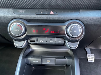 Used Kia Stonic 2022 for sale - 77457786: Photo