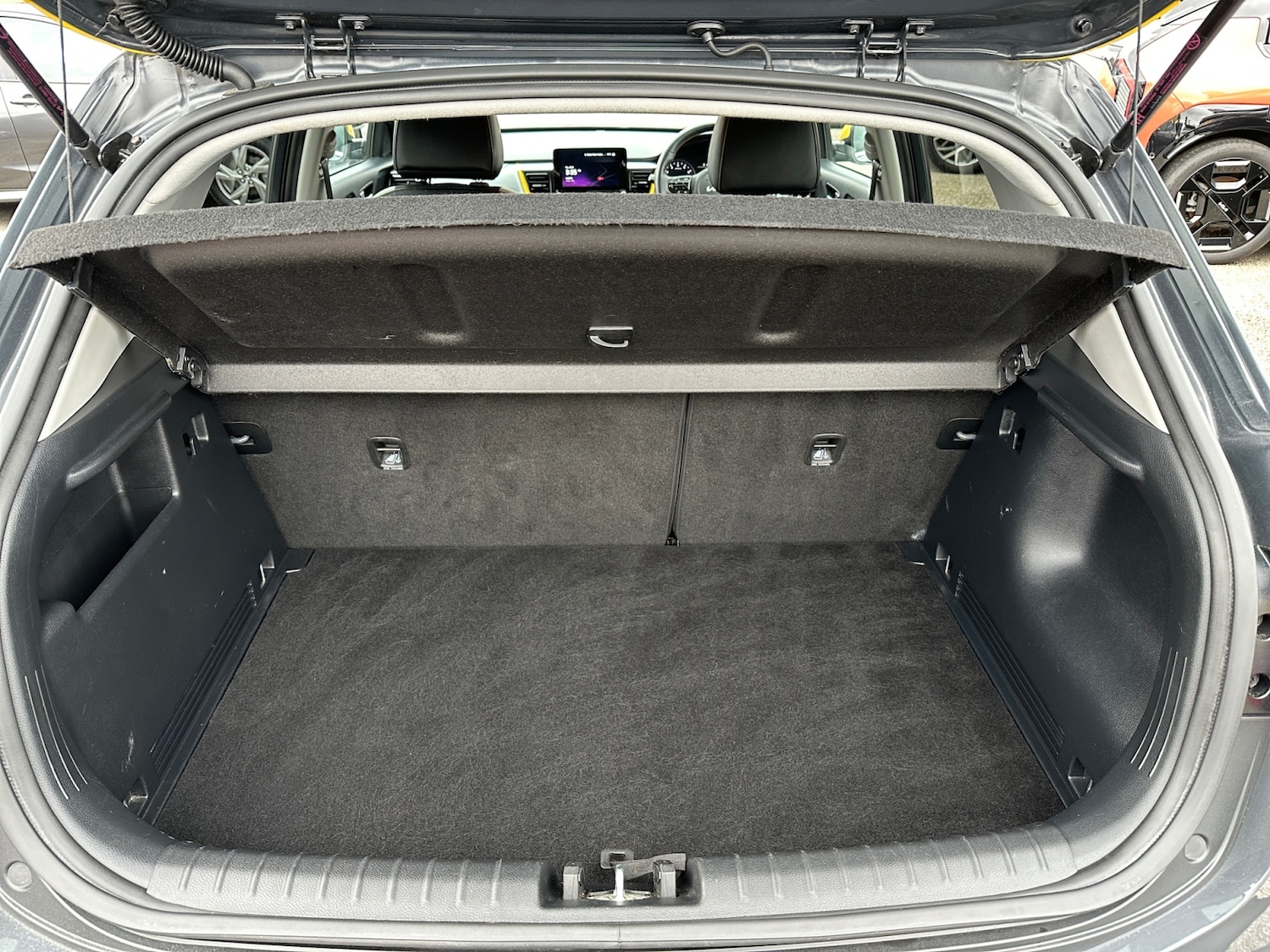 Used Kia Stonic 2023 for sale - 77685672: Photo 20