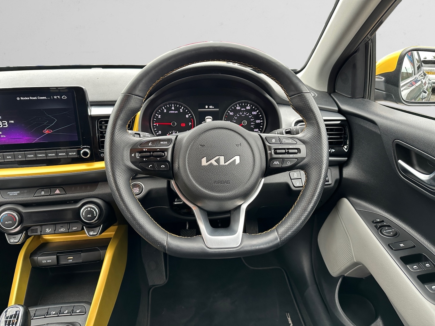 Used Kia Stonic 2023 for sale - 77685672: Photo 9