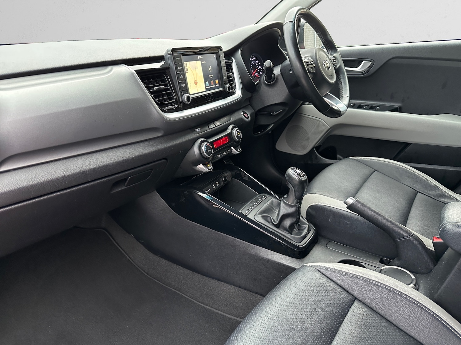 Used Kia Stonic 2019 for sale - 76533891: Photo 6