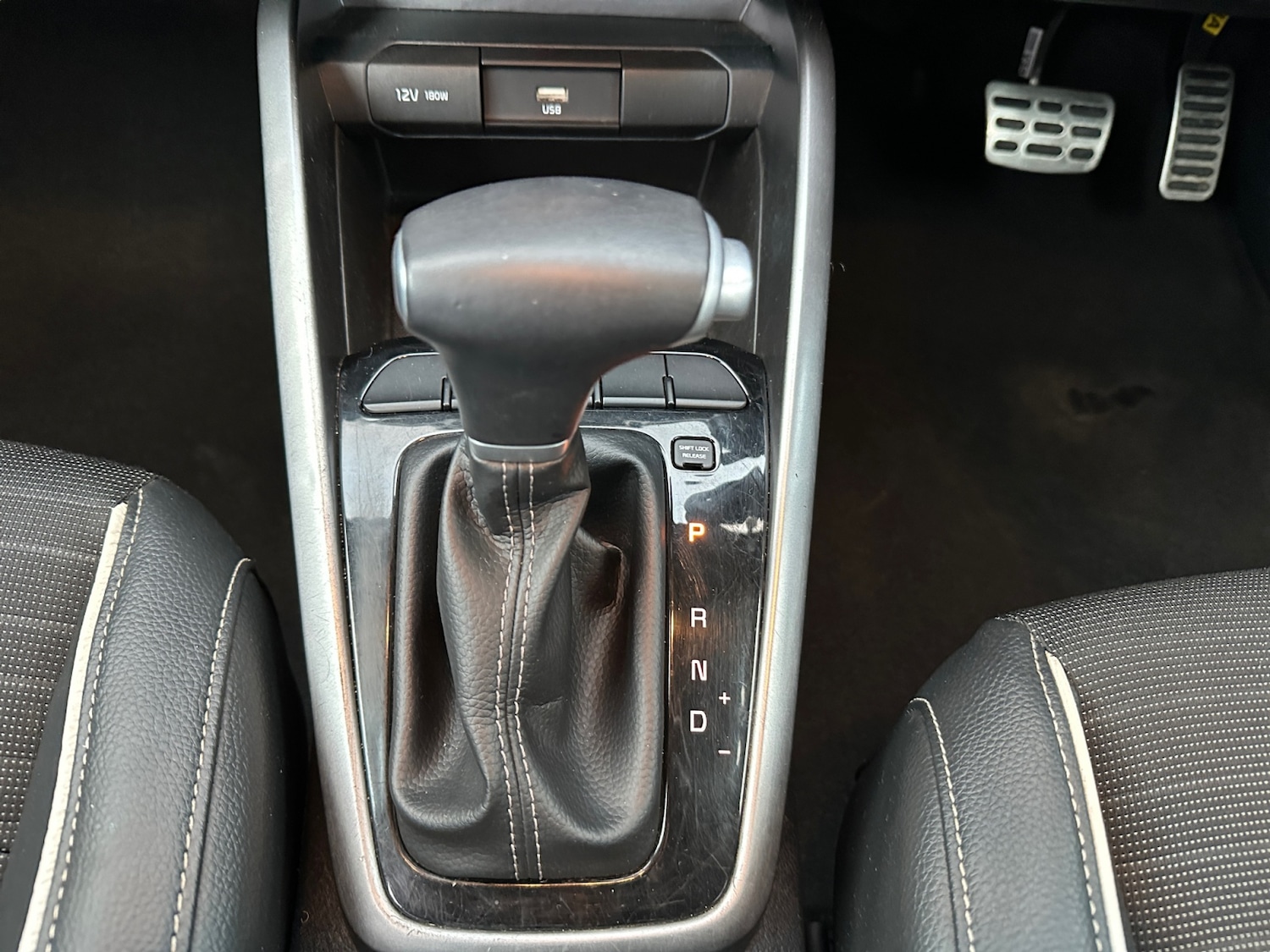 Used Kia Stonic 2023 for sale - 77698243: Photo 10