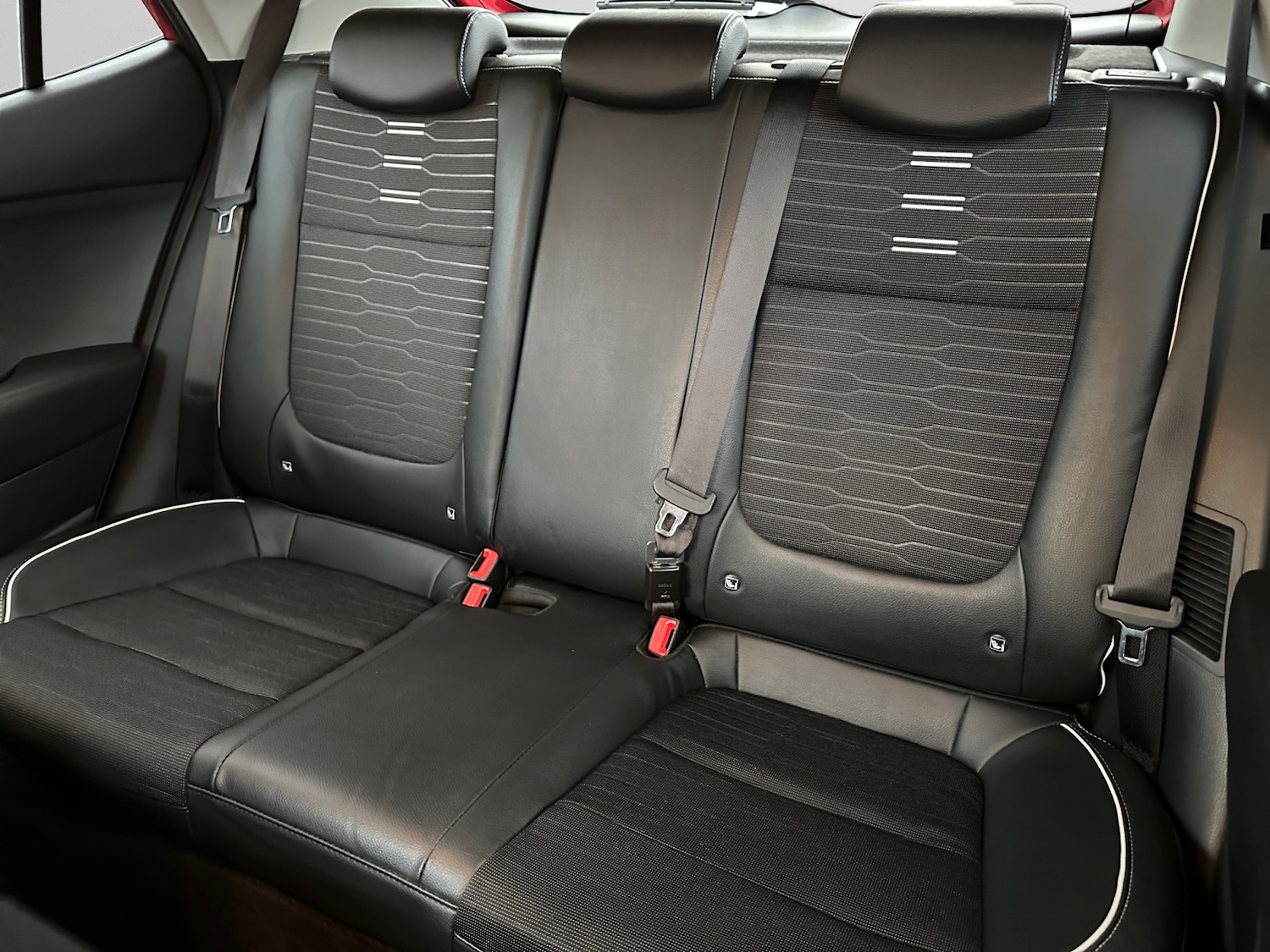 Used Kia Stonic 2023 for sale - 77698243: Photo 11