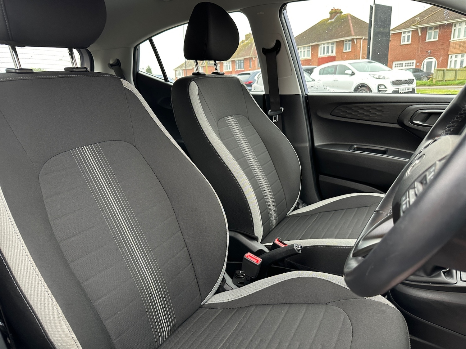 Used Hyundai i10 2024 for sale - 77795143: Photo 30