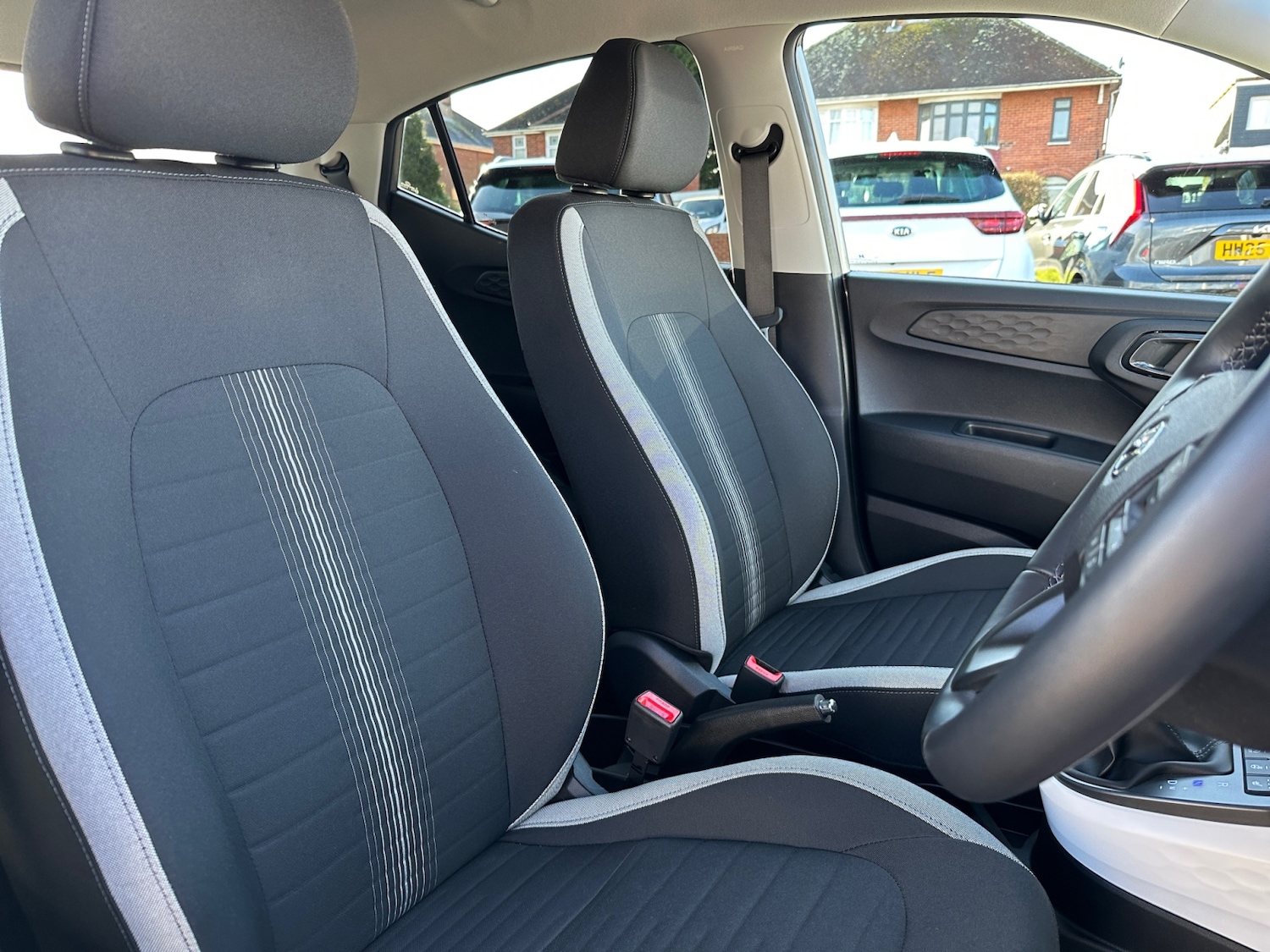 Used Hyundai i10 2023 for sale - 77353776: Photo 31