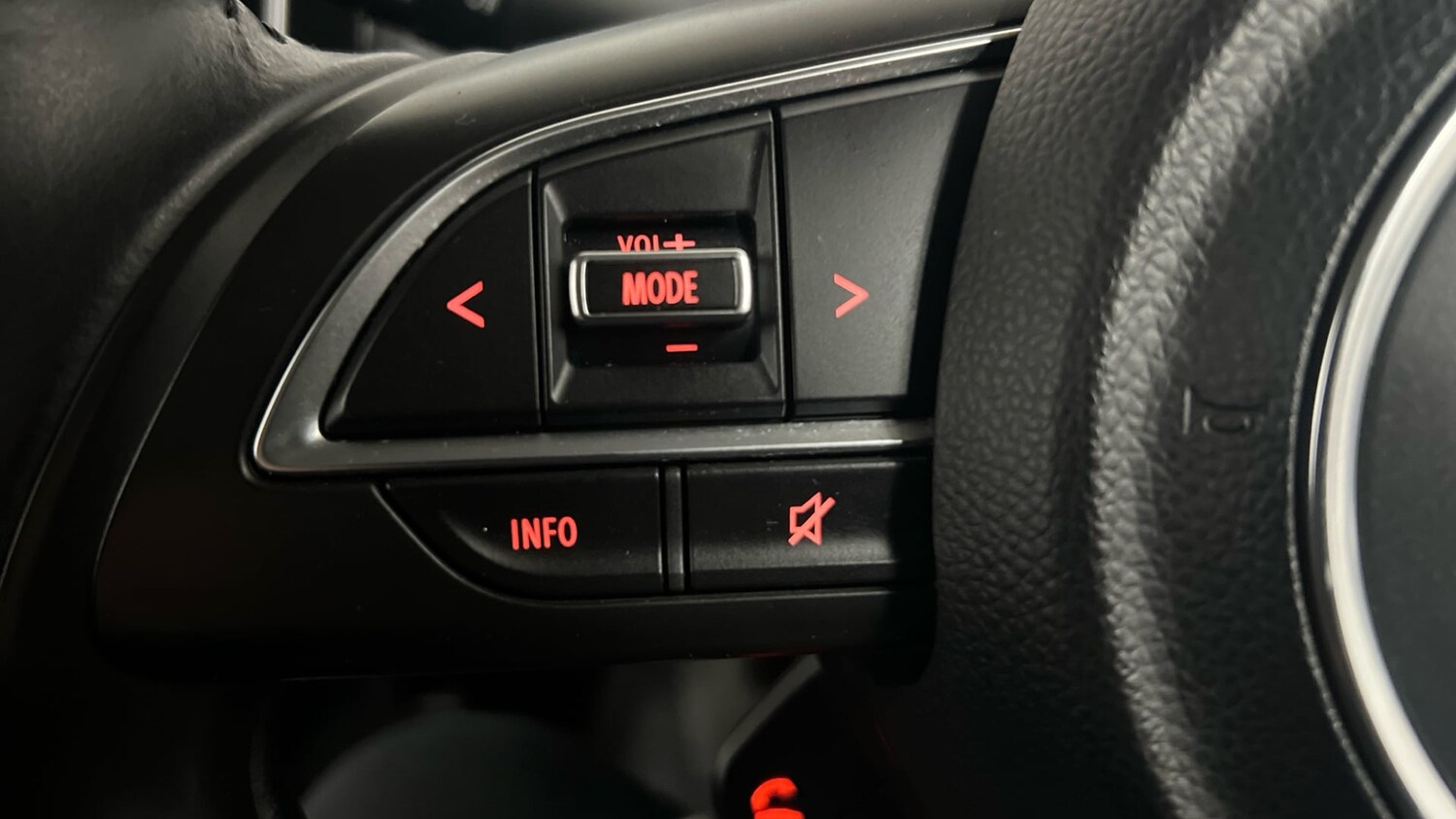 Used Suzuki Swift 2021 for sale - 78141160: Photo 15