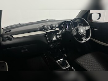 Used Suzuki Swift 2021 for sale - 78141160: Photo