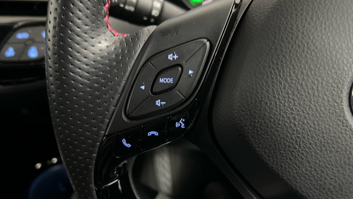 Used Toyota C-HR 2023 for sale - 77766670: Photo 15