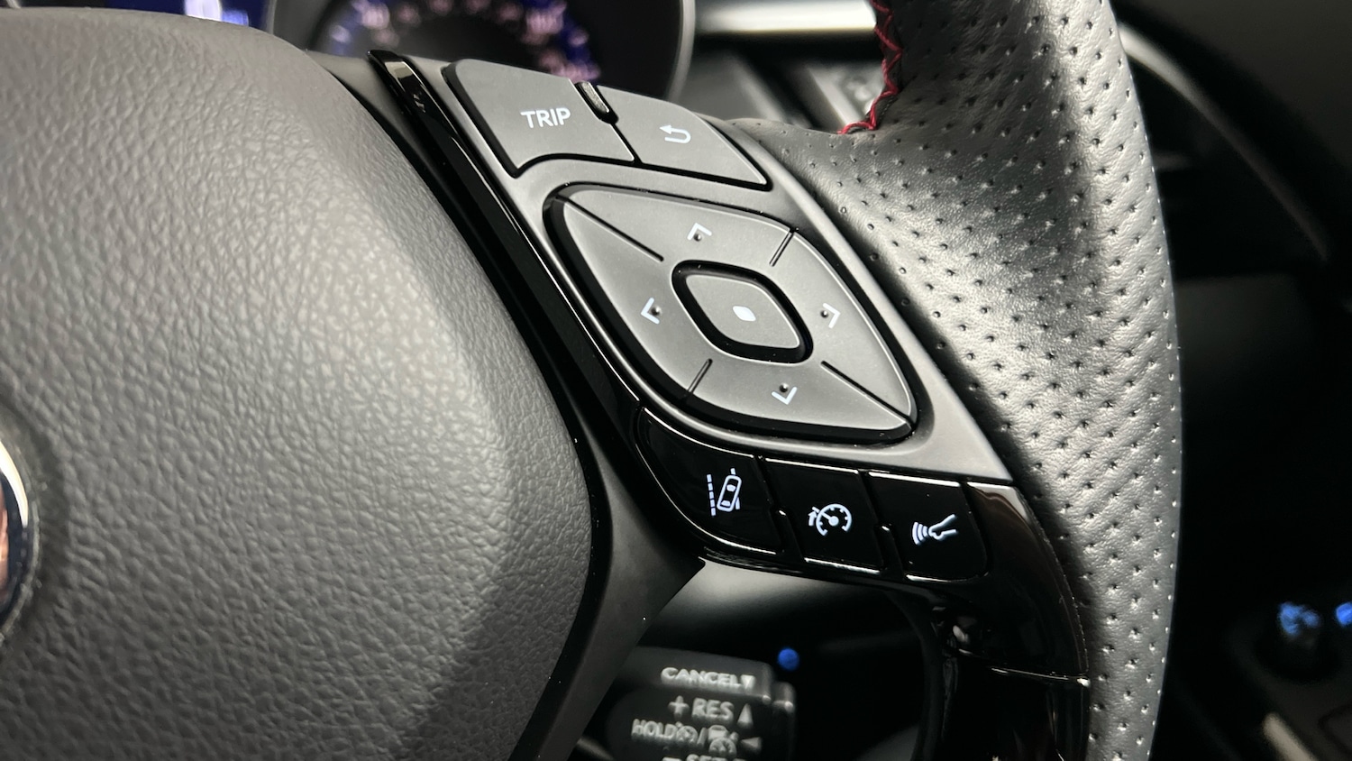 Used Toyota C-HR 2023 for sale - 77766670: Photo 16