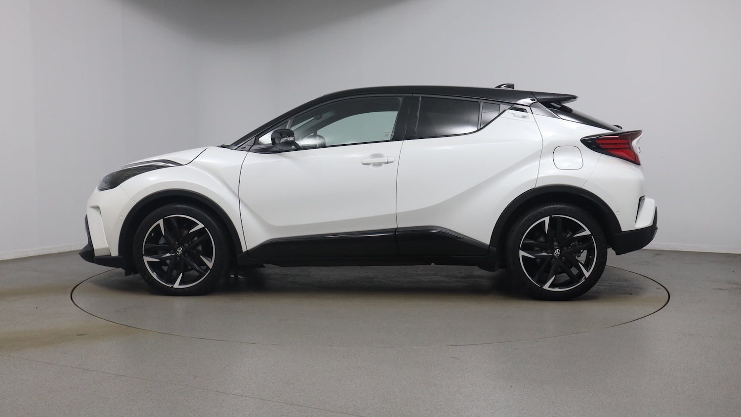 Used Toyota C-HR 2023 for sale - 77766670: Photo 19