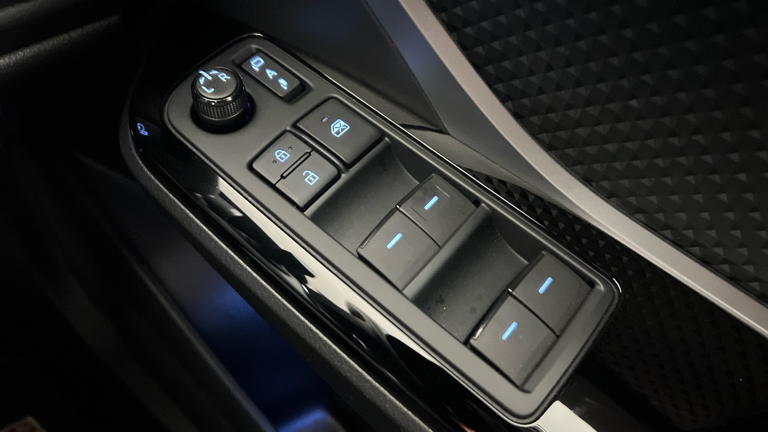 Used Toyota C-HR 2023 for sale - 77766670: Photo 21