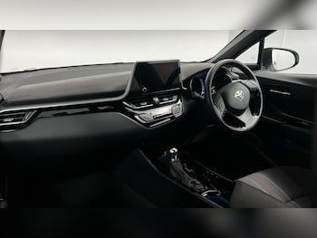 Used Toyota C-HR 2023 for sale - 77766670: Photo