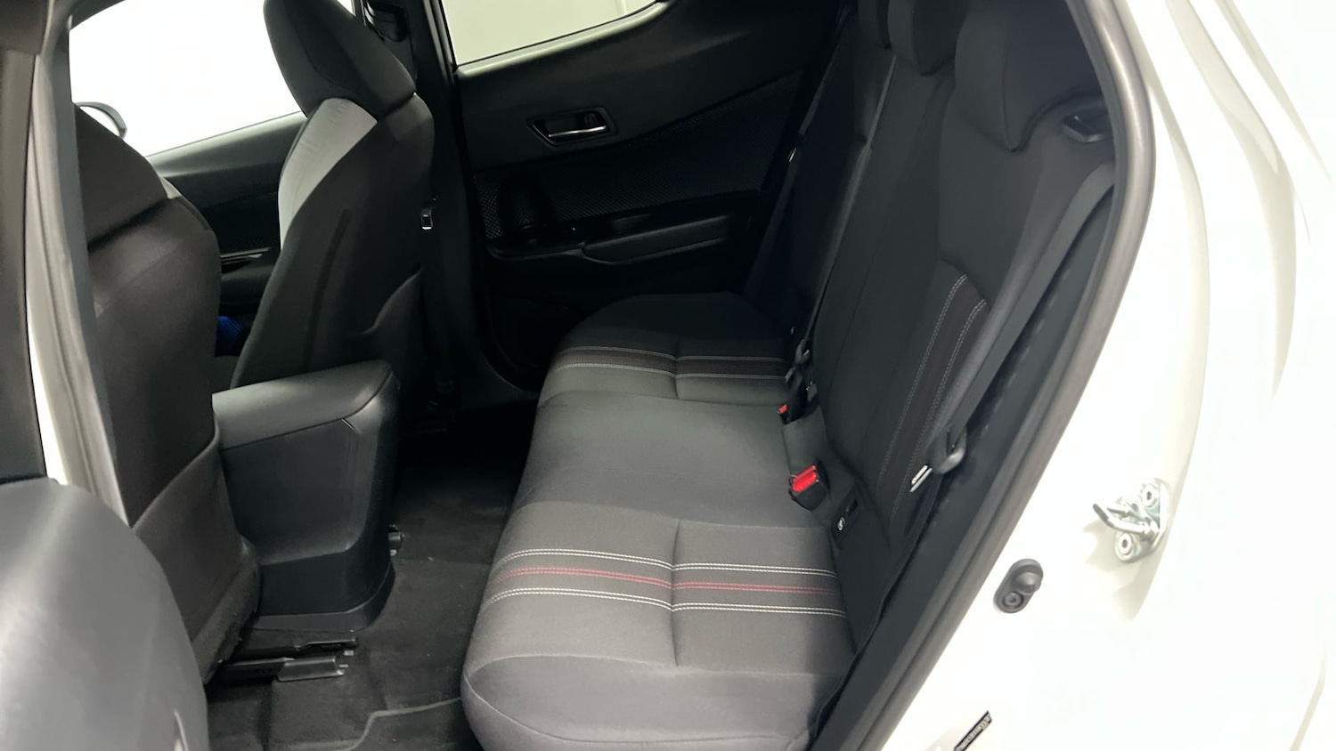 Used Toyota C-HR 2023 for sale - 77766670: Photo 9