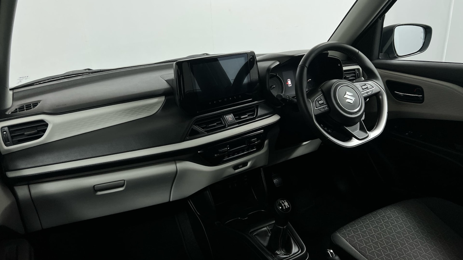 Used Suzuki Swift 2024 for sale - 77357463: Photo 2