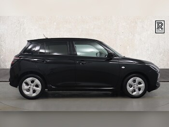 Used Suzuki Swift 2024 for sale - 77357463: Photo