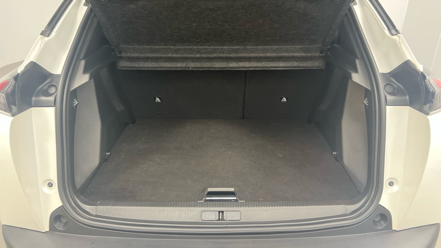 Used Peugeot 2008 2022 for sale - 78213801: Photo 11