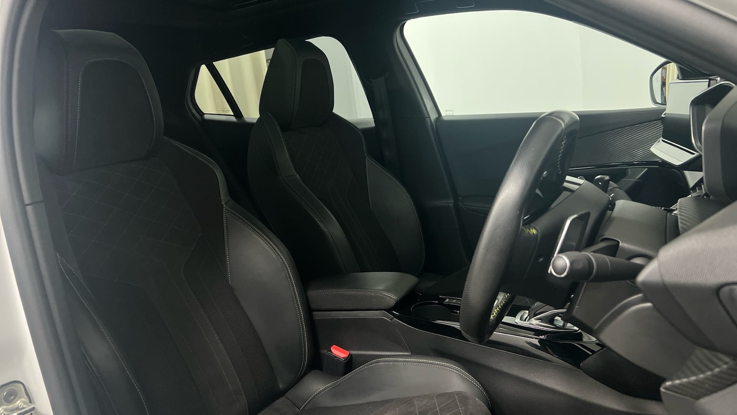 Used Peugeot 2008 2022 for sale - 78213801: Photo 12