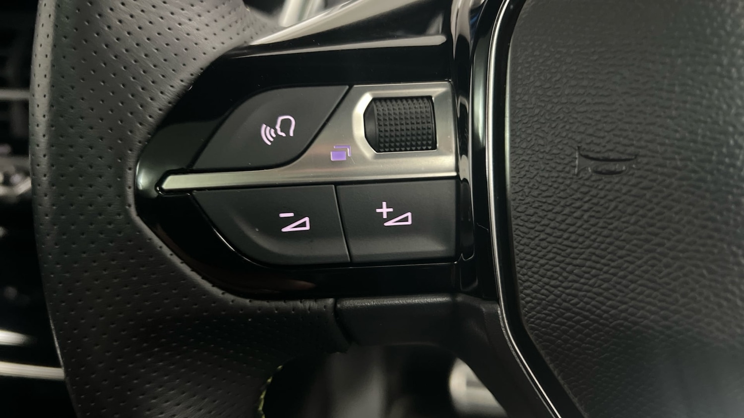 Used Peugeot 2008 2022 for sale - 78213801: Photo 15