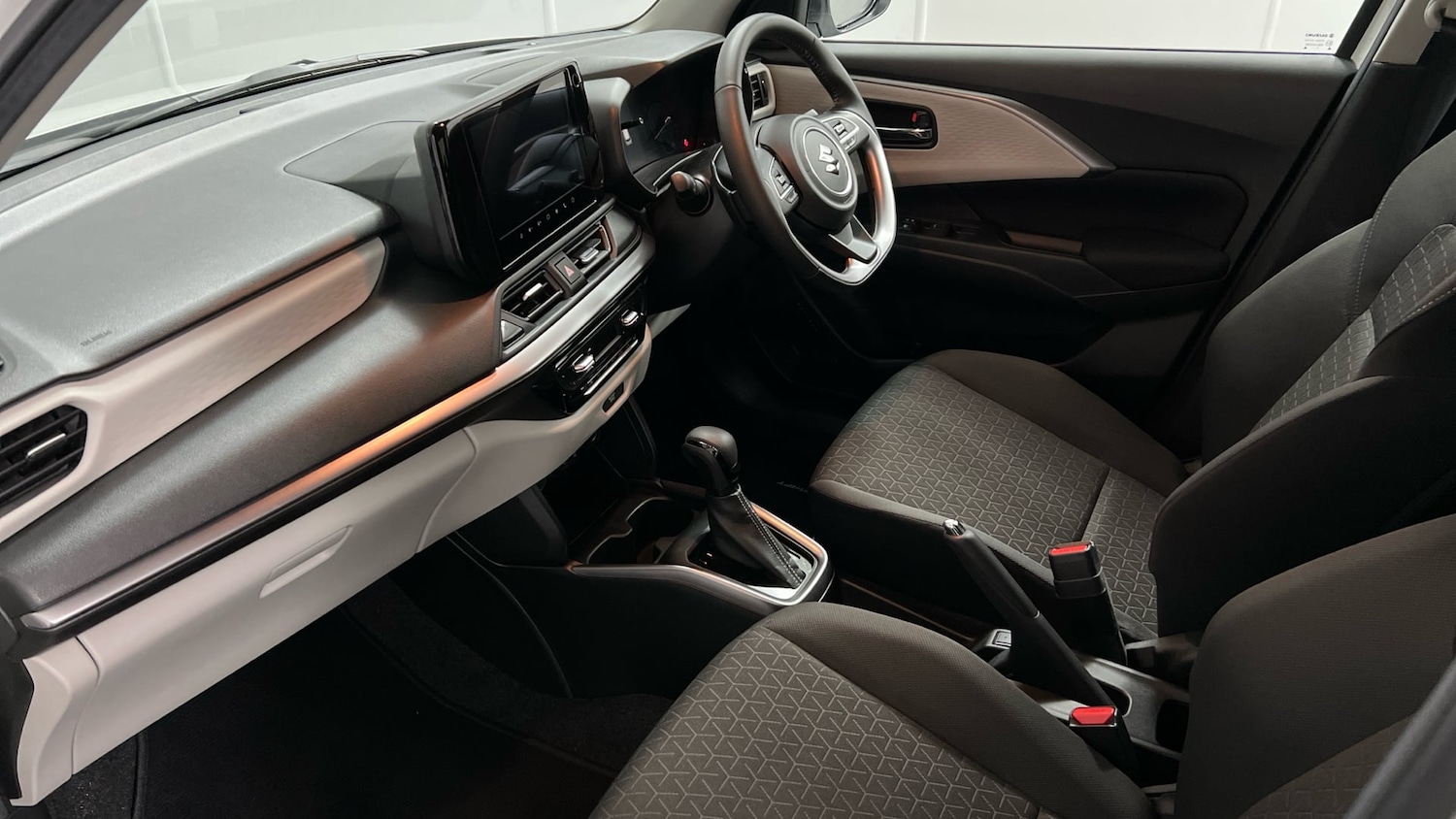 Used Suzuki Swift 2025 for sale - 78005314: Photo 2