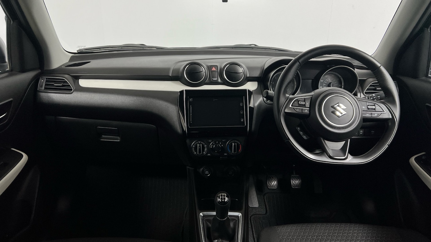 Used Suzuki Swift 2023 for sale - 76785331: Photo 13