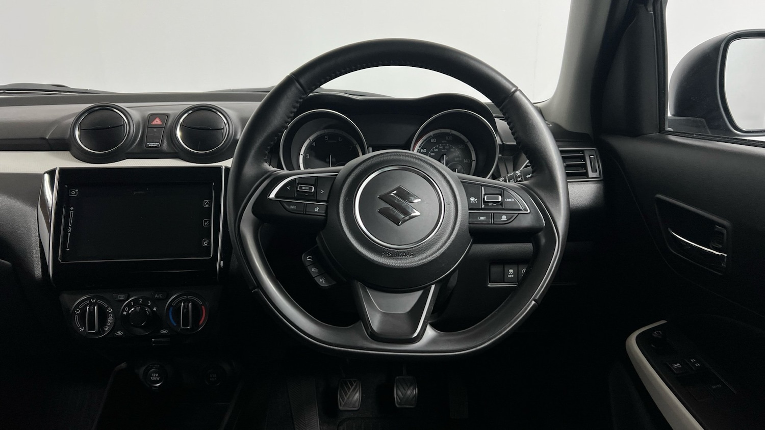 Used Suzuki Swift 2023 for sale - 76785331: Photo 14