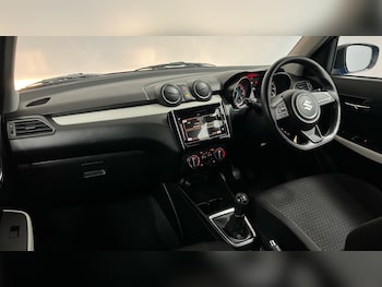 Used Suzuki Swift 2020 for sale - 76751960: Photo