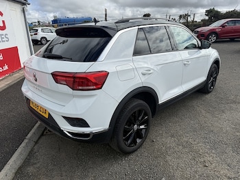 Used Volkswagen T-Roc 2019 for sale - 79435474: Photo