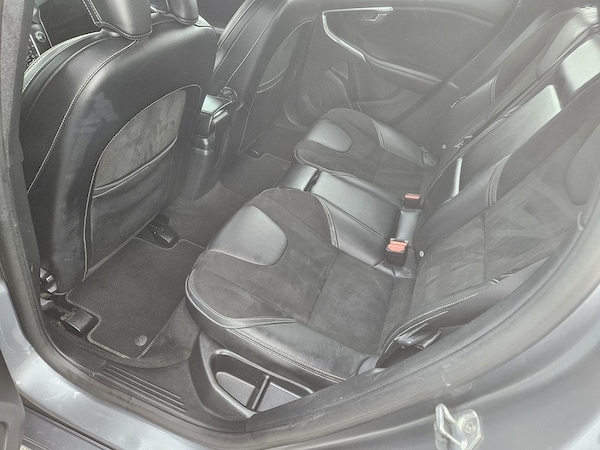 Used Volvo V40 2017 for sale - 76216510: Photo 10