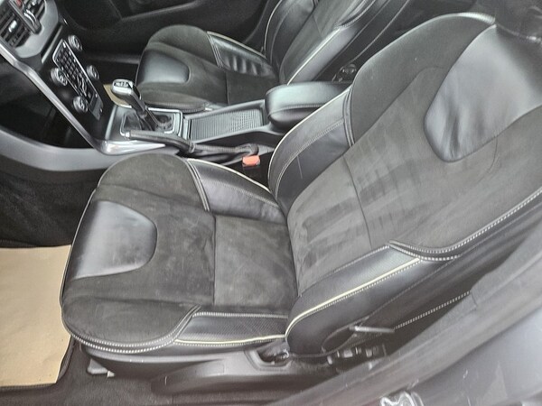 Used Volvo V40 2017 for sale - 76216510: Photo 11