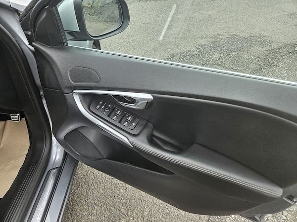 Used Volvo V40 2017 for sale - 76216510: Photo 18
