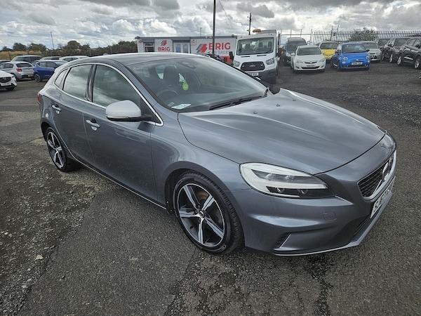 Used Volvo V40 2017 for sale - 76216510: Photo 3