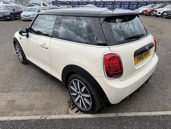 Used MINI Hatch 2018 for sale - 79435356: Photo