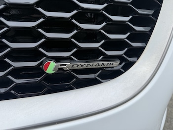 Used Jaguar E-Pace 2018 for sale - 79435415: Photo