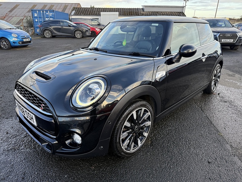 Used MINI Hatch 2019 for sale - 76216523: Photo 1