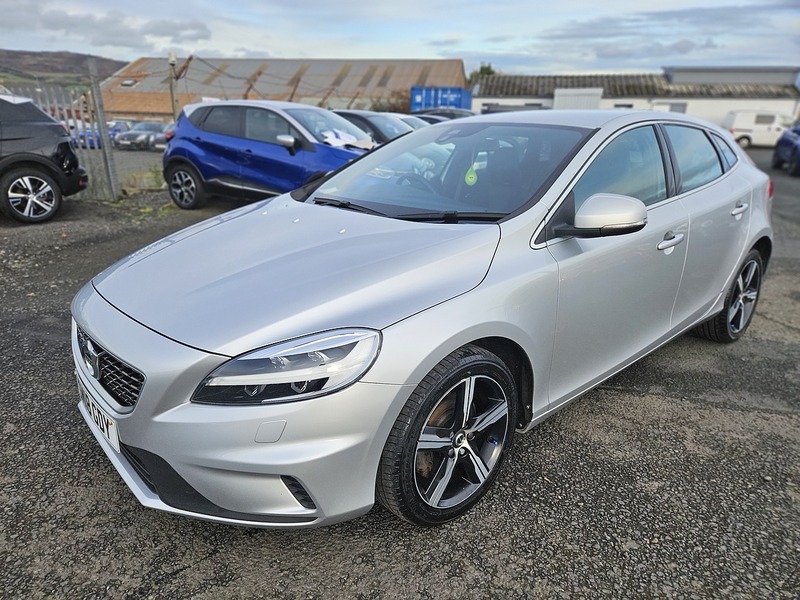 Used Volvo V40 2018 for sale - 76216521: Photo 1
