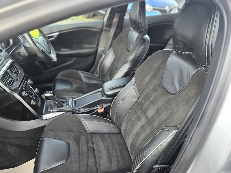 Used Volvo V40 2018 for sale - 76216521: Photo 10