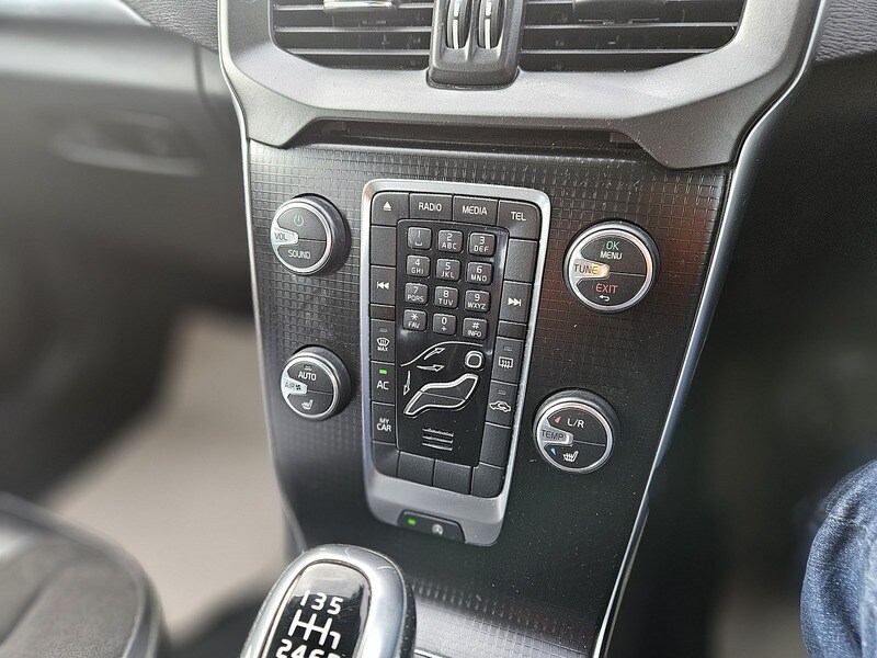 Used Volvo V40 2018 for sale - 76216521: Photo 18