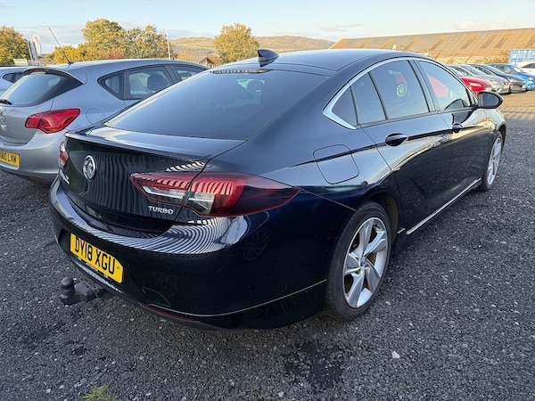 Used Vauxhall Insignia 2018 for sale - 76216512: Photo 2