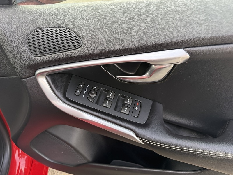 Used Volvo V40 2016 for sale - 77234477: Photo 22