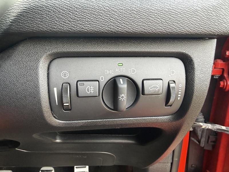 Used Volvo V40 2016 for sale - 77234477: Photo 24