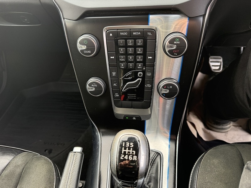 Used Volvo V40 2016 for sale - 77234477: Photo 25