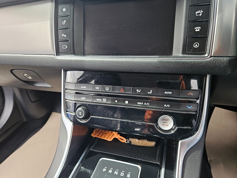 Used Jaguar XF 2018 for sale - 76216503: Photo 25