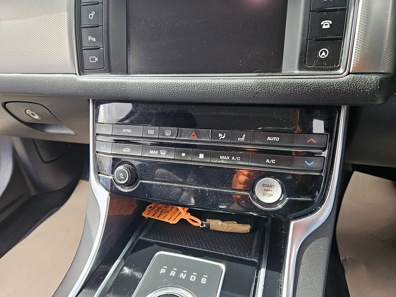 Used Jaguar XF 2018 for sale - 76216503: Photo 30