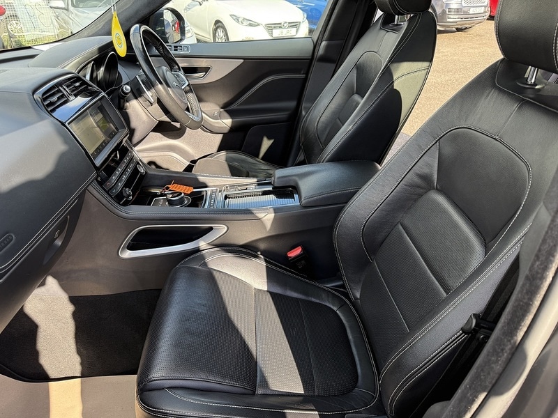 Used Jaguar F-Pace 2018 for sale - 76274484: Photo 12