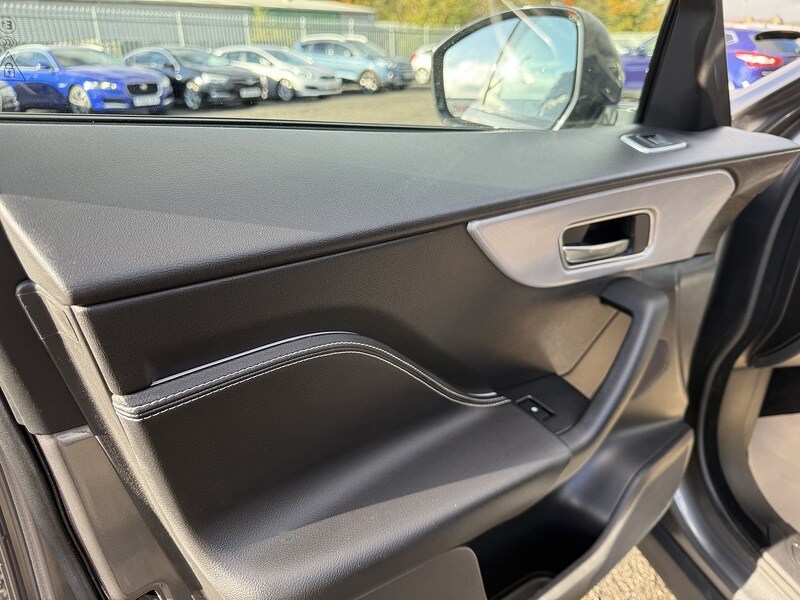 Used Jaguar F-Pace 2018 for sale - 76274484: Photo 21