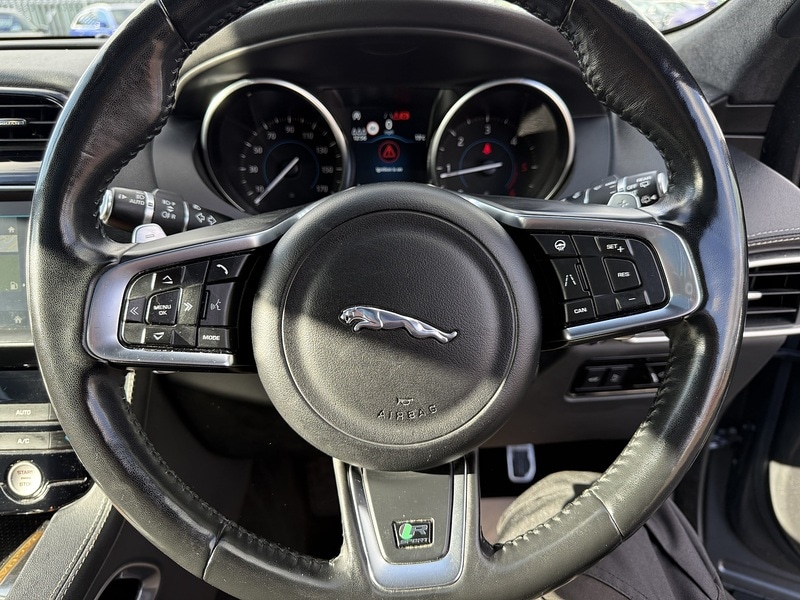 Used Jaguar F-Pace 2018 for sale - 76274484: Photo 26